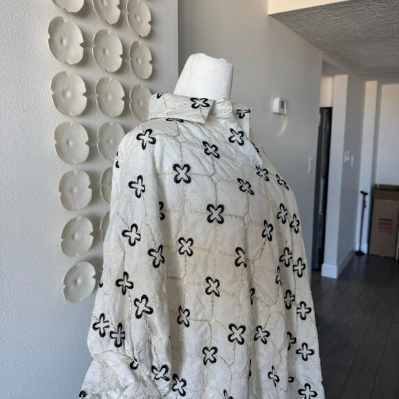 Italian Linen-Blend Beach Cover-Up Top | Made in Italy - Picture 2 of 9